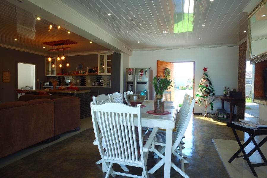 2 Bedroom Property for Sale in Franskraal Western Cape